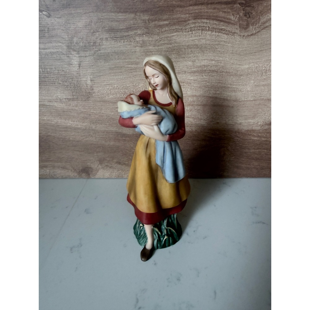 Thomas Kinkade Beloved Mother and Child Nativity Figurine Hawthorne Village 2004
